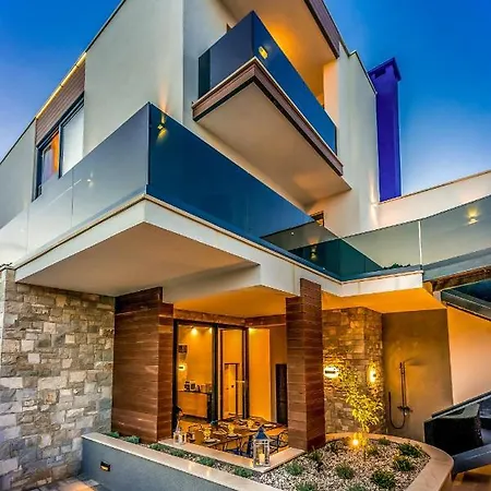 Emotha Willa Korčula