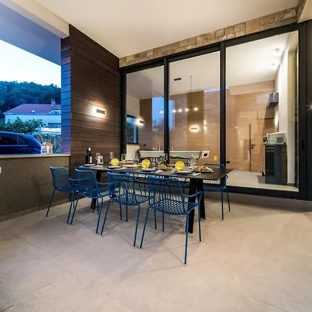 Emotha Villa *