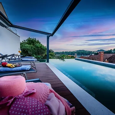 Villa Emotha *