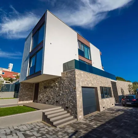 Villa Emotha *