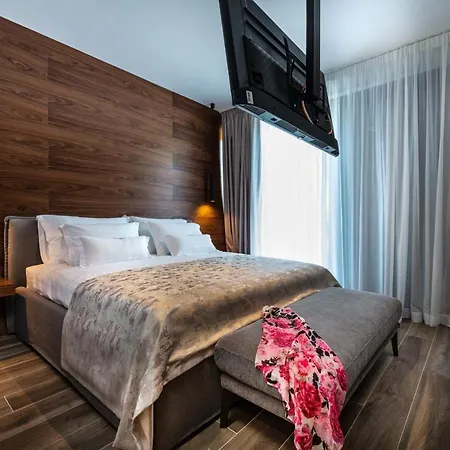 Emotha Willa Korčula